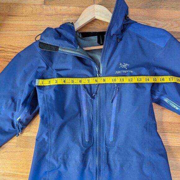 Arc'teryx Women's Alpha AR Jacket, Small, Blueish Purple - Picture 12 of 16